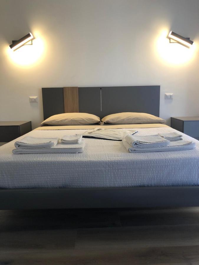 A Due Passi Dalla Scalinata Rooms Caltagirone Bagian luar foto