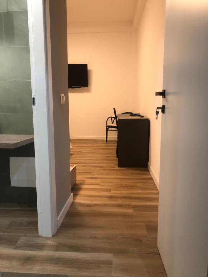 A Due Passi Dalla Scalinata Rooms Caltagirone Bagian luar foto